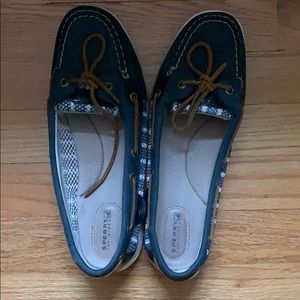 Navy sperry shoes